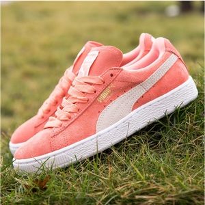Puma Classic Suede in size:8.5 Coral